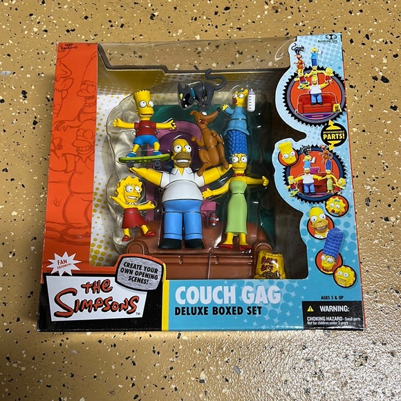 Brand New Simpsons Couch Gag Deluxe Boxed Set - Picture 1 of 5